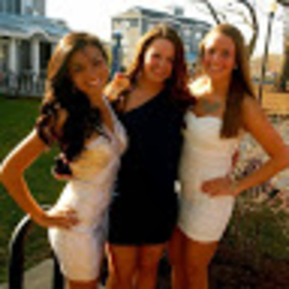 Meet your Posher, Joelle - Picture 1 of 1